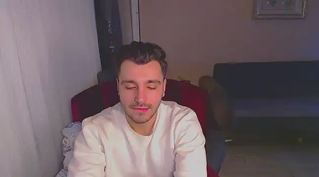 handsomeee04 online show from February 28, 3:48 am