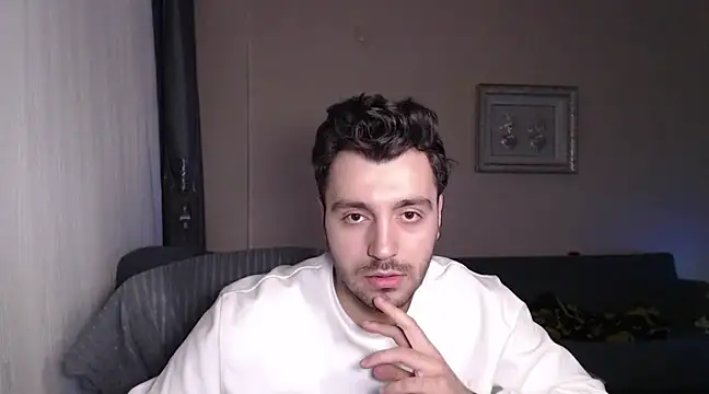 handsomeee04 online show from March 17, 9:46 pm