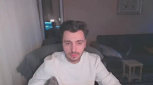 handsomeee04 online show from March 15, 11:17 pm