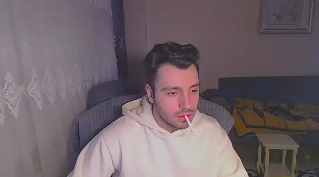 handsomeee04 online show from February 6, 9:06 pm