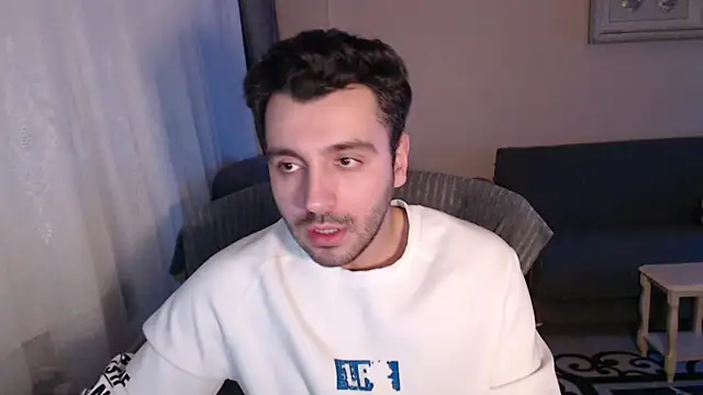 handsomeee04 online show from December 6, 12:07 am