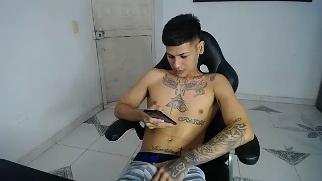 Clyde019 online show from February 24, 3:53 pm