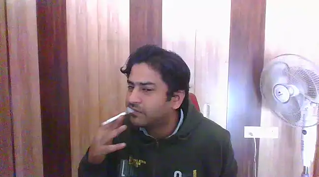 Snapshot of indihotguy chatting on February 11, 6:40 am indihotguy online show from February 11, 6:40 am