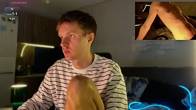 Leonnextdoor online show from April 9, 2:12 pm