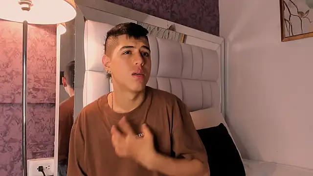 Angel Khouri online show from February 1, 8:16 pm