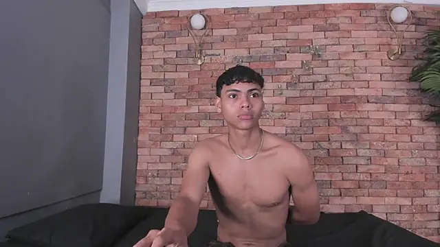 adam piarse01 online show from November 16, 5:20 am