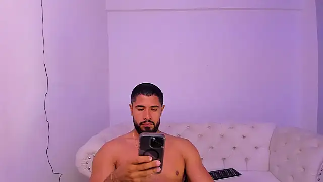 Santiago huntt online show from December 29, 2:42 pm