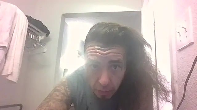 justthetip4209 online show from September 27, 6:17 pm