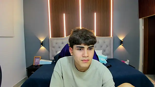 Tommy18   online show from October 18, 4:17 am