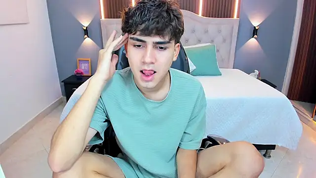 Tommy18   online show from April 17, 3:31 am