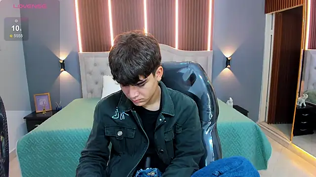 Tommy18   online show from September 11, 4:00 am