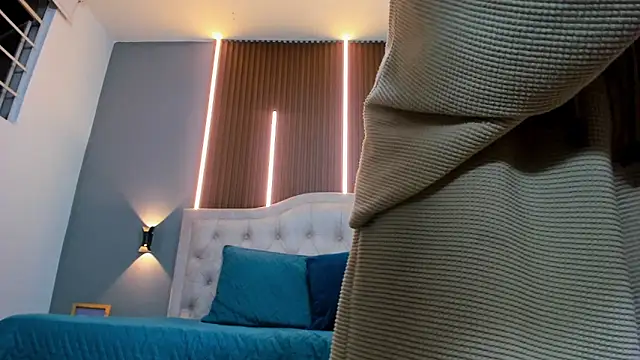 Tommy18   online show from October 8, 3:22 am