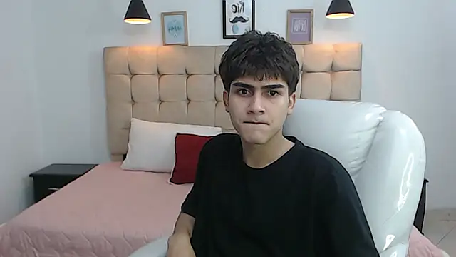 Tommy18   online show from January 21, 6:23 am