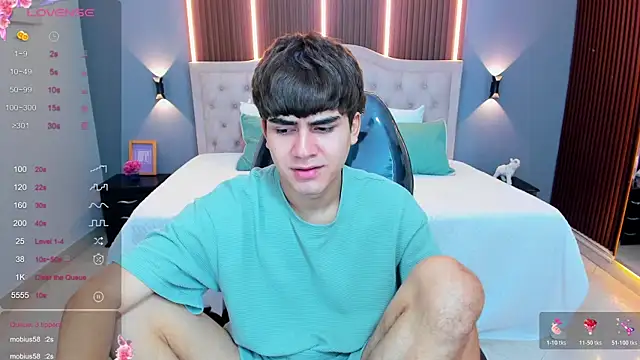 Tommy18   online show from July 14, 3:33 am