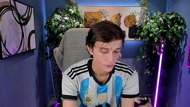 John Weasley online show from October 16, 7:38 am