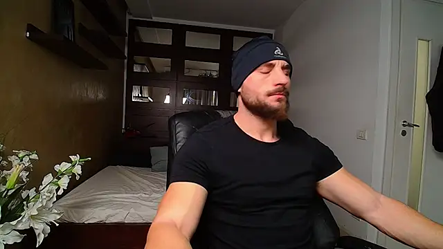 Snapshot of AdamJamesonn chatting on February 21, 6:07 am AdamJamesonn online show from February 21, 6:07 am