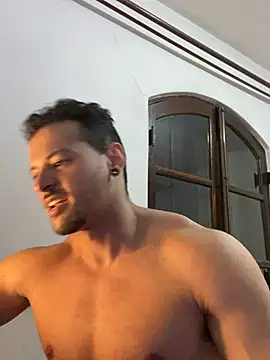 Snapshot of Lucasfit24 chatting on March 13, 11:51 am Lucasfit24 online show from March 13, 11:51 am