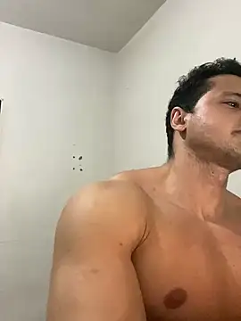 Snapshot of Lucasfit24 chatting on January 22, 11:21 pm Lucasfit24 online show from January 22, 11:21 pm