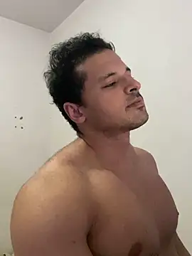 Snapshot of Lucasfit24 chatting on February 9, 12:29 am Lucasfit24 online show from February 9, 12:29 am