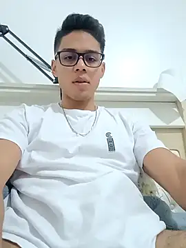 HornyTiger744 online show from December 19, 9:56 pm