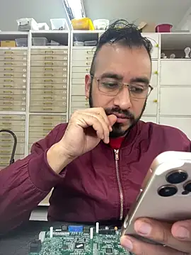 leonardohot1987 online show from March 13, 5:50 pm