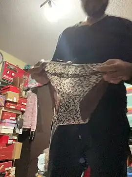 leonardohot1987 online show from January 14, 4:47 am