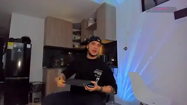 austinoficial online show from March 23, 10:27 pm