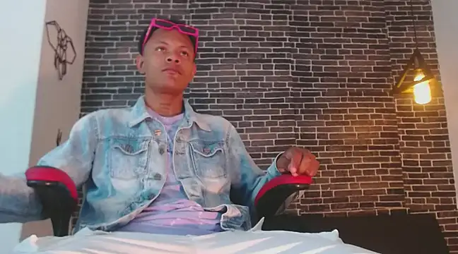 Kalvin Brownn online show from February 11, 12:59 am