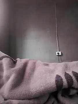 LaneYam online show from March 8, 8:18 am