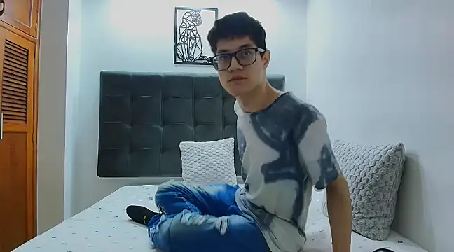 wolfandsky online show from February 10, 11:15 am