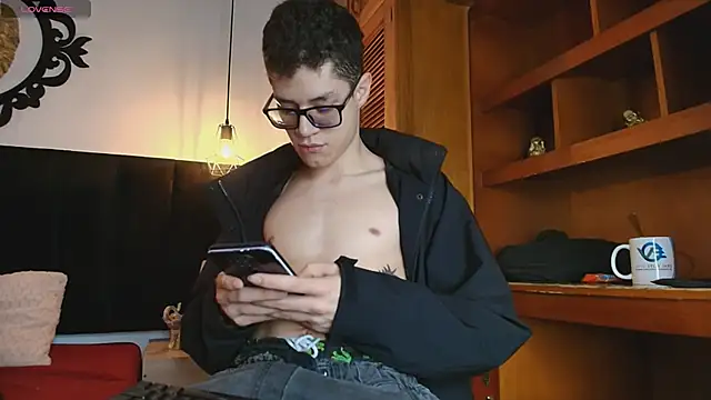 wolfandsky online show from April 18, 11:44 am