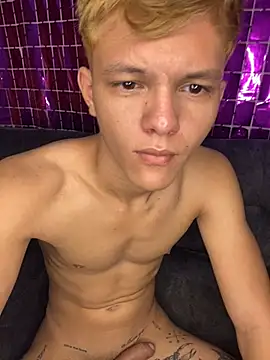 izan 20 online show from February 19, 8:22 am