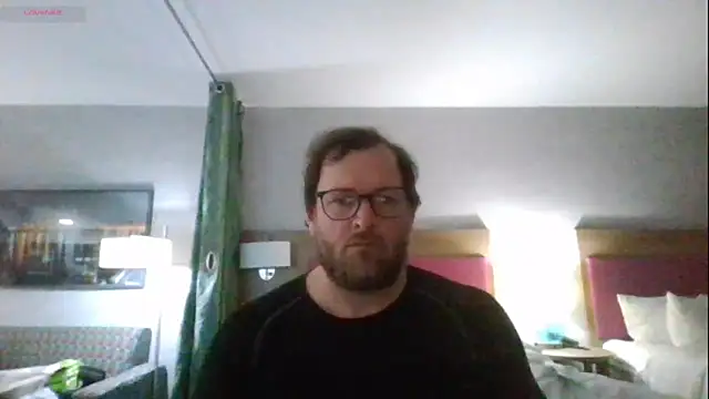 rrunner7718 online show from April 16, 12:32 am