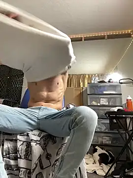 sexyhotstud12 online show from February 10, 12:41 am