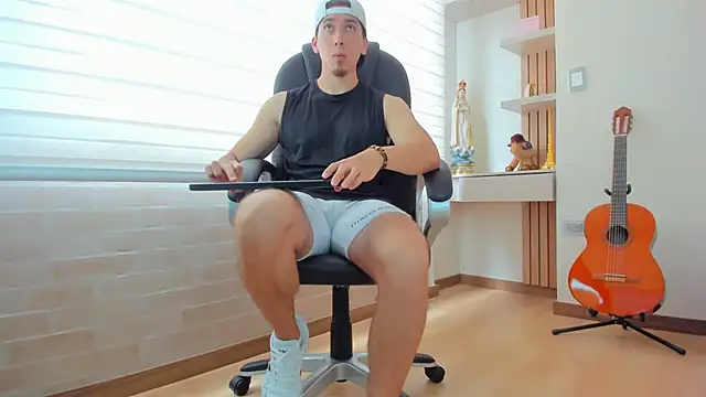 Tombarden online show from September 30, 7:06 pm