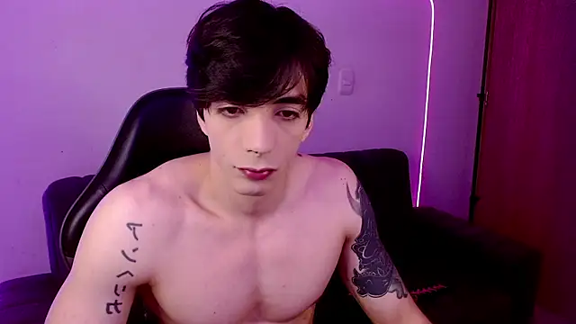 H3ll B0I online show from May 28, 6:11 am