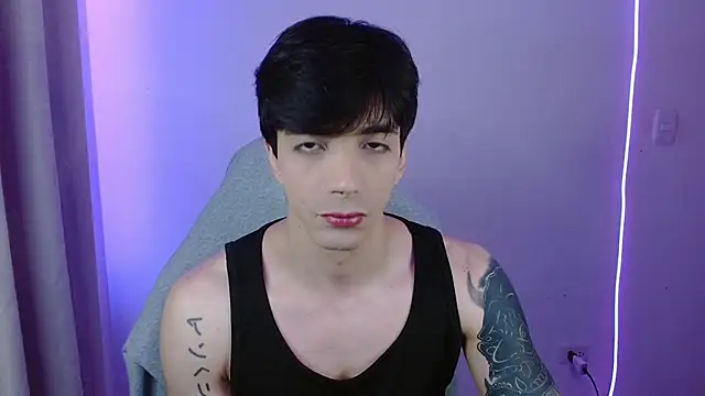 H3ll B0I online show from April 23, 2:38 am