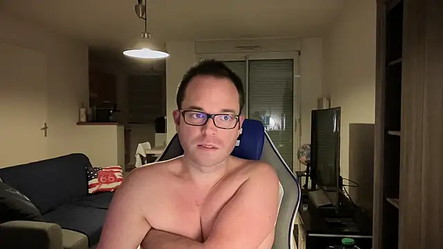 Funnyjul31 online show from February 10, 8:10 pm