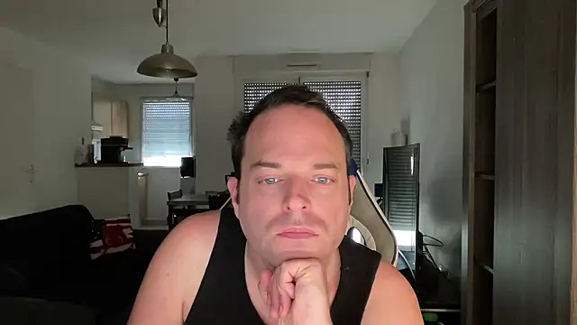 Funnyjul31 online show from February 22, 2:59 pm