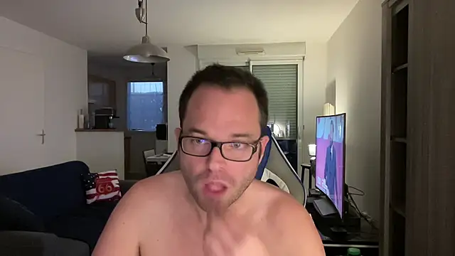 Funnyjul31 online show from February 17, 5:53 pm