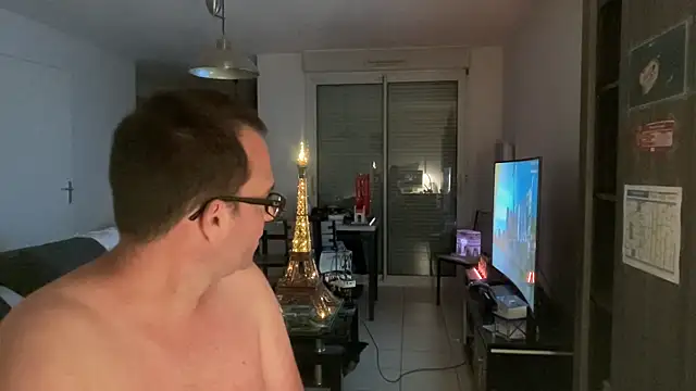 Funnyjul31 online show from April 18, 7:07 pm