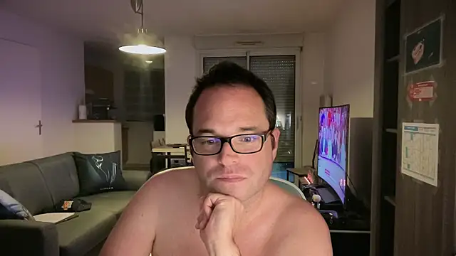 Funnyjul31 online show from March 31, 5:58 pm