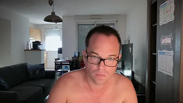 Funnyjul31 online show from October 25, 1:46 pm