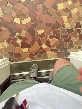 Johndxgnjxz online show from April 13, 4:29 pm