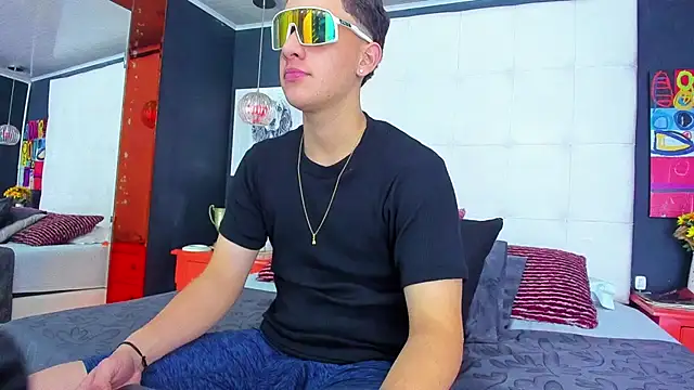 Thomas May4rs online show from March 13, 4:38 am