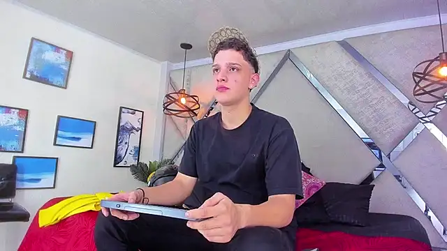 Thomas May4rs online show from March 20, 3:34 am