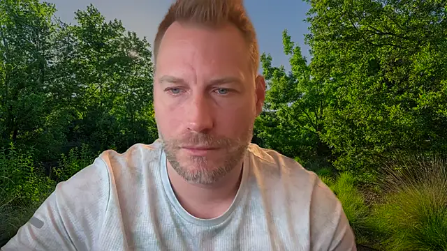 Snapshot of Christian87xxx chatting on September 22, 7:30 am Christian87xxx online show from September 22, 7:30 am