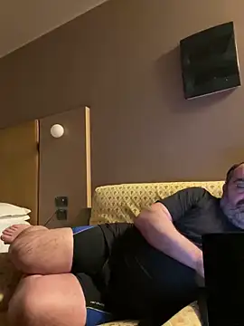 fuocovivo4 online show from February 3, 7:31 pm