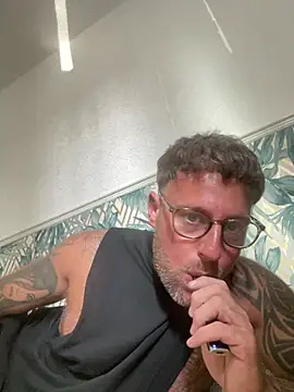 Jamesdeanmcqueen online show from June 21, 4:34 pm