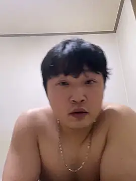 offwhite777 online show from February 17, 4:37 pm